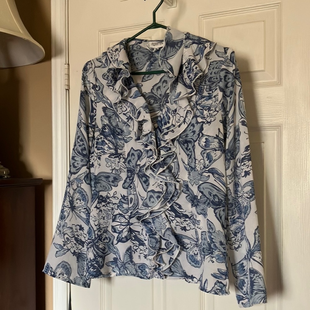 Blouse with butterflies (bottoms down front)